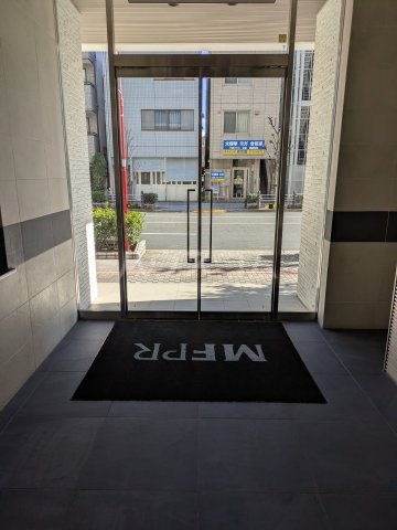 22/30 エントランス