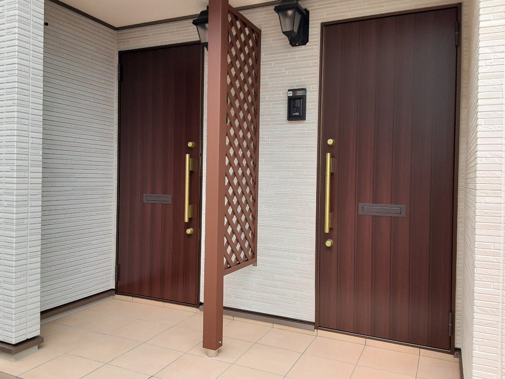 28/30 エントランス