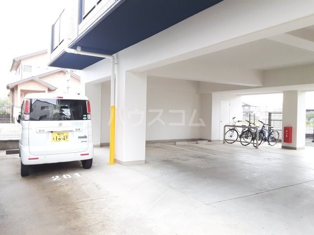14/17 駐車場