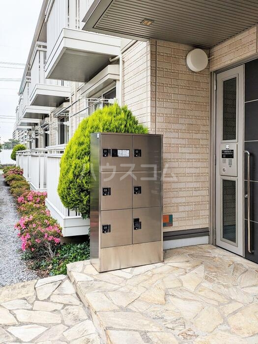 27/30 エントランス