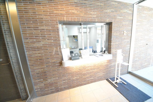 28/30 エントランス