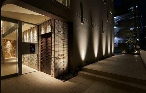 17/23 エントランス