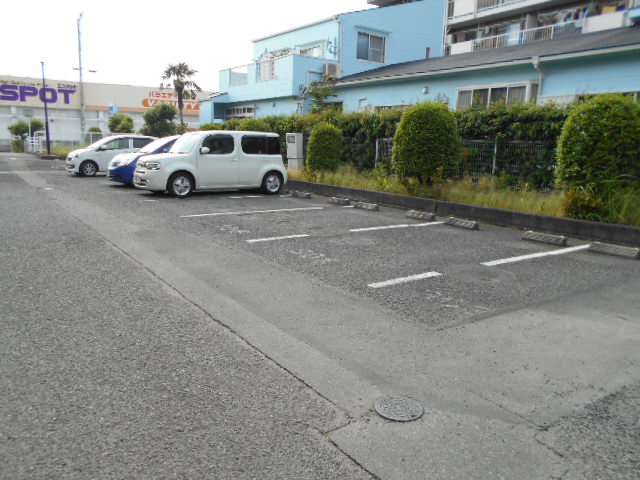 2/5 駐車場