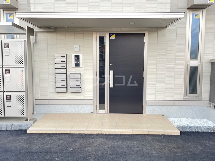 25/30 エントランス