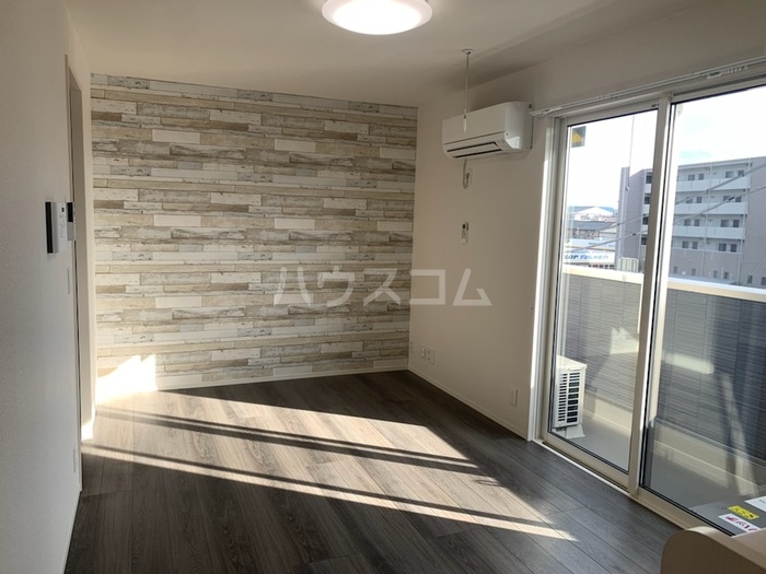 15/19 エントランス