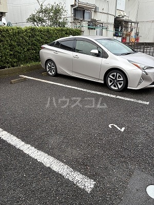 2/3 駐車場