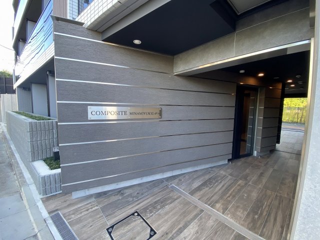 3/5 エントランス