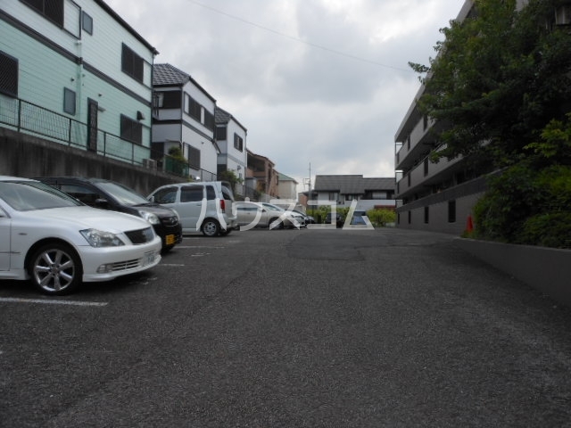 20/29 駐車場