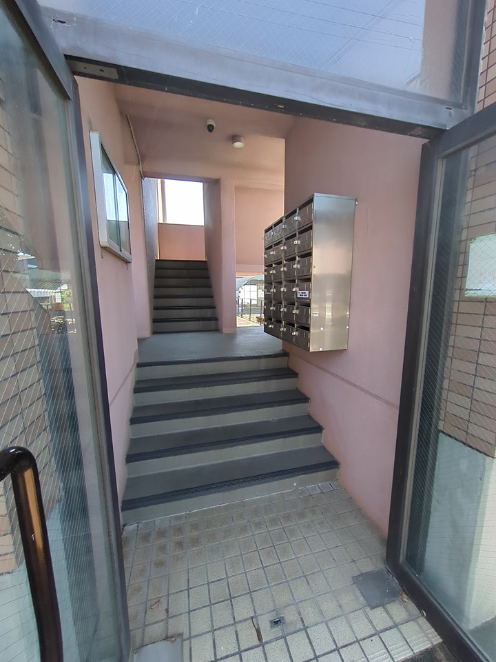 21/28 エントランス