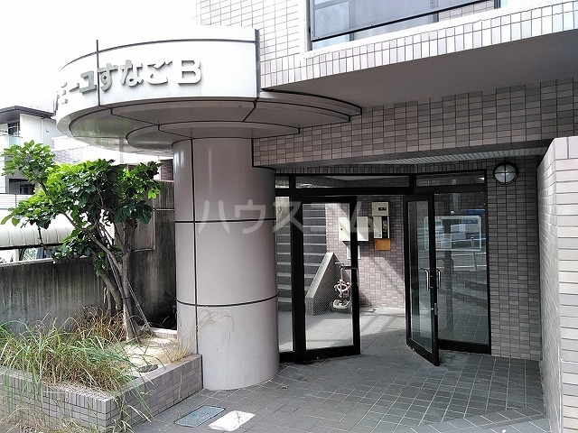 25/30 エントランス