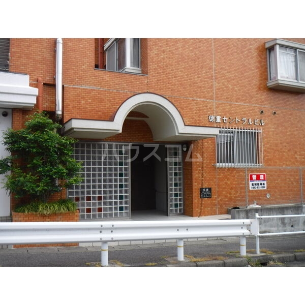 16/26 エントランス