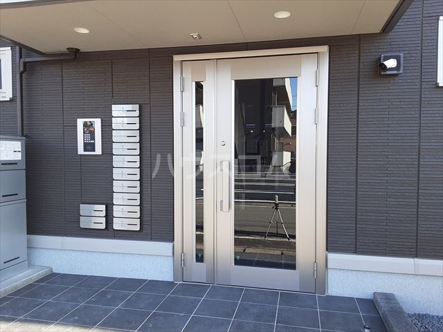 21/26 エントランス