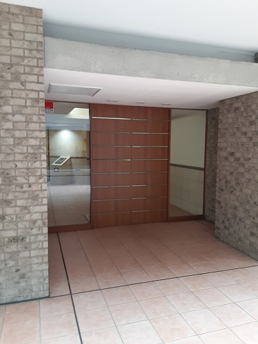 20/29 エントランス