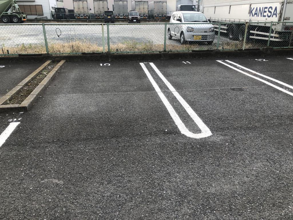 14/23 駐車場