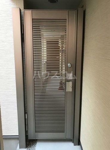 14/17 エントランス