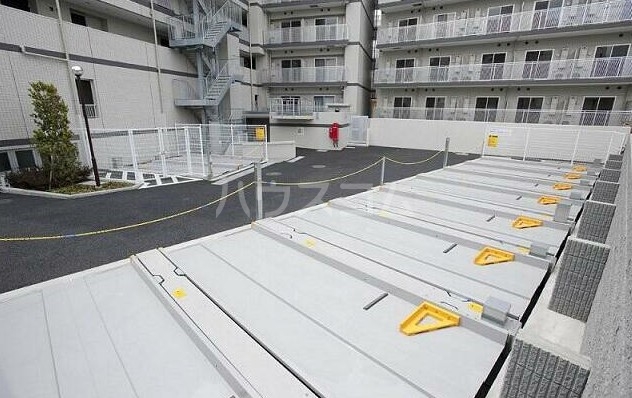 14/21 駐車場