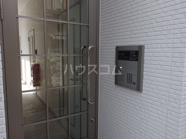 22/30 エントランス