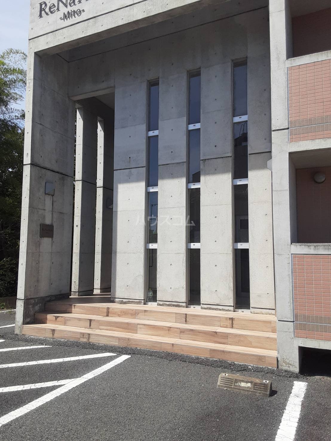 22/29 エントランス