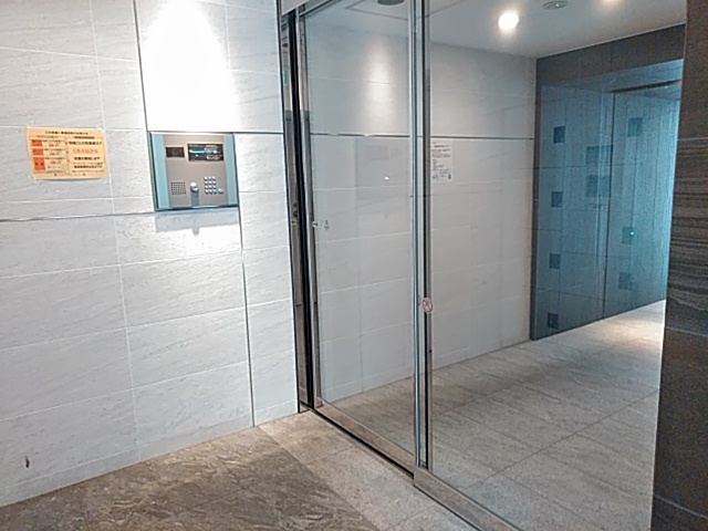 22/30 エントランス