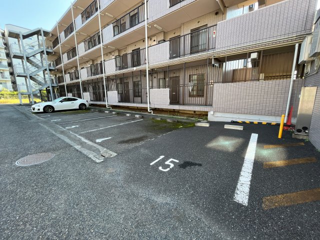 20/28 駐車場