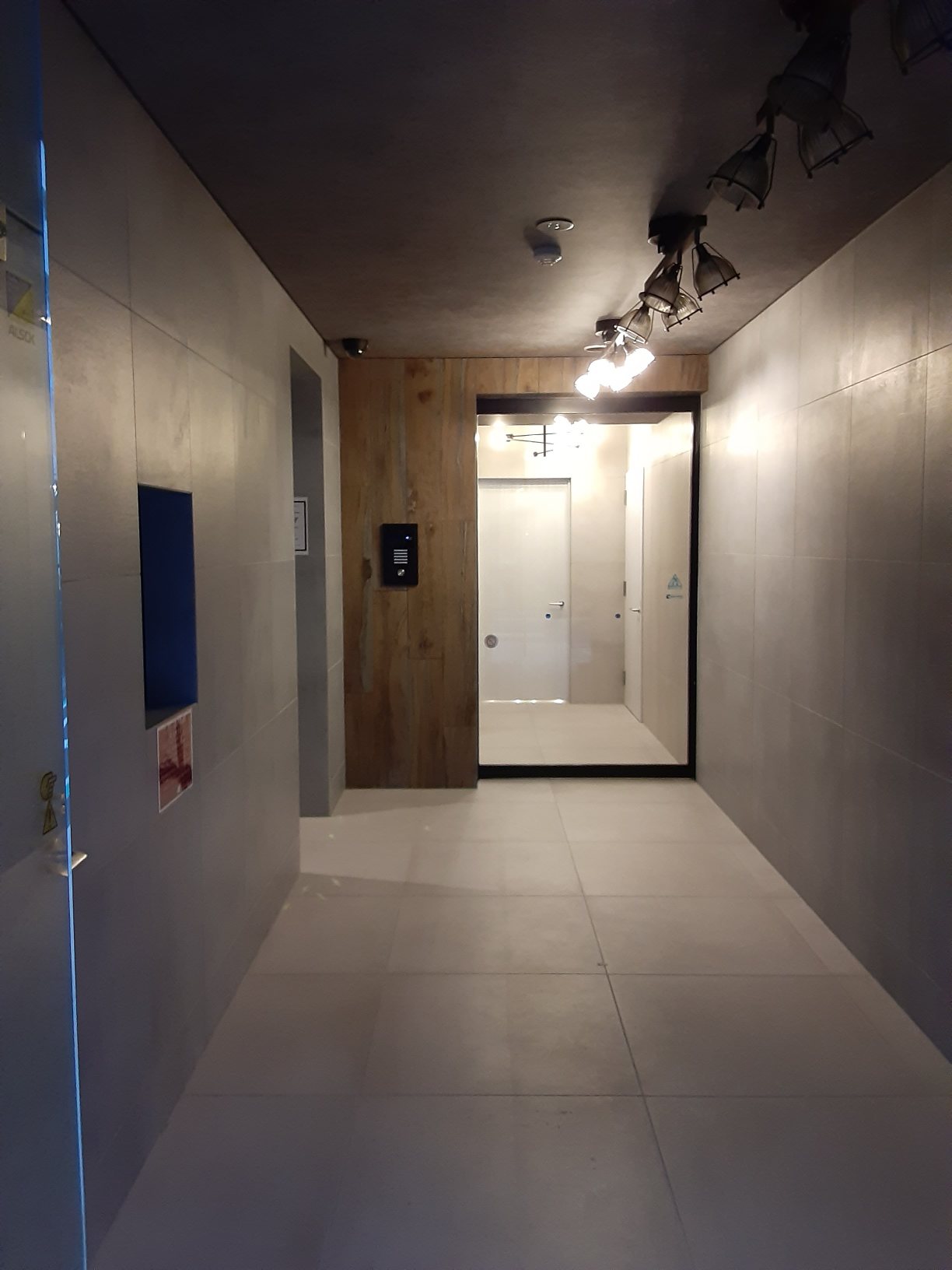 2/5 エントランス