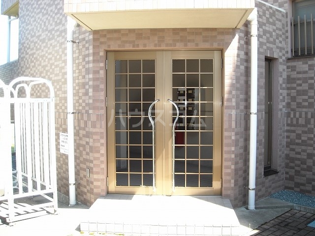 24/25 エントランス