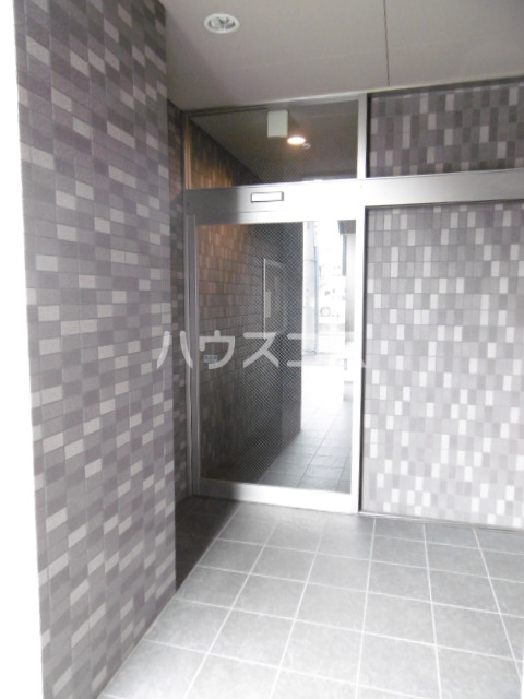 24/30 エントランス
