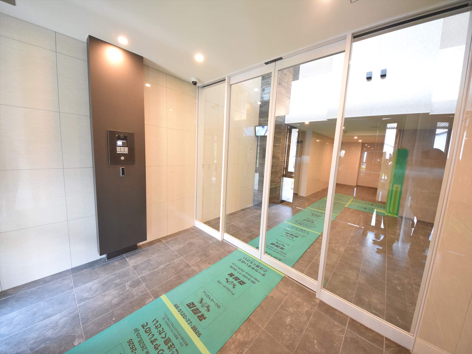 14/22 エントランス