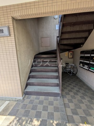 28/30 エントランス