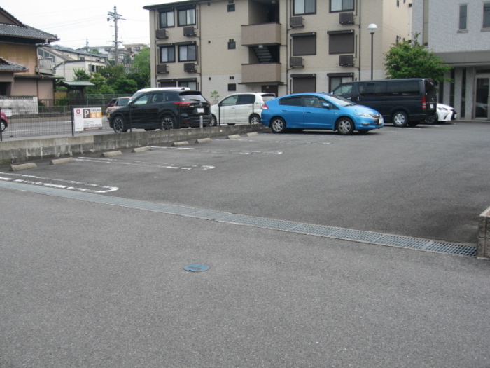 21/24 駐車場