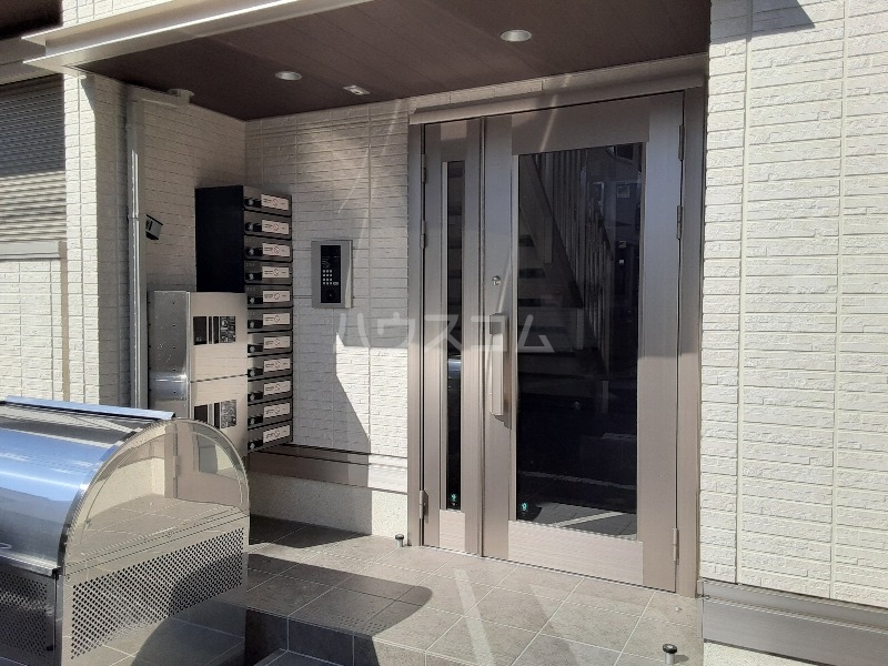 21/28 エントランス