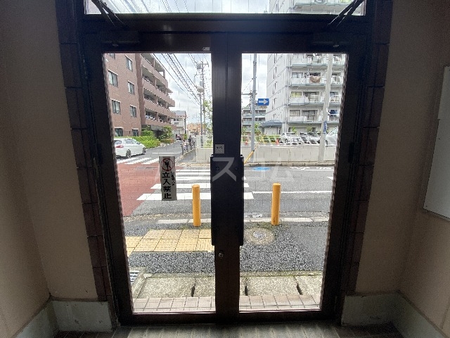 17/27 エントランス