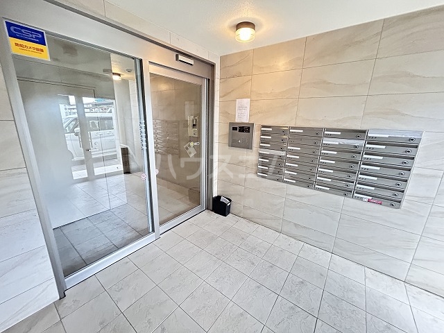 22/24 エントランス