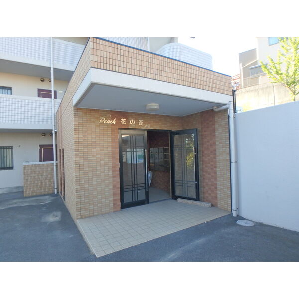 23/25 エントランス