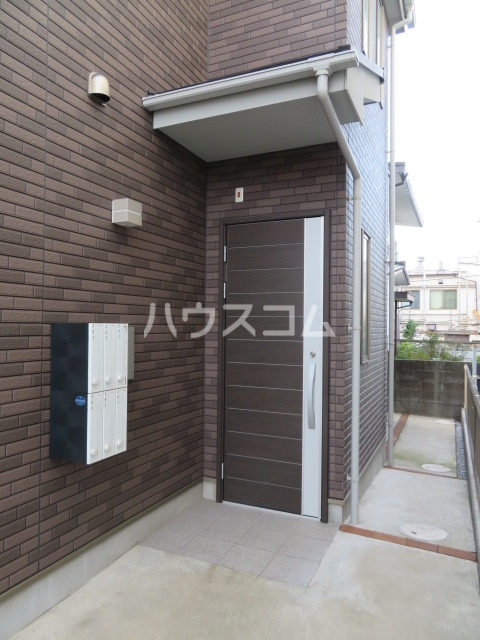 22/23 エントランス