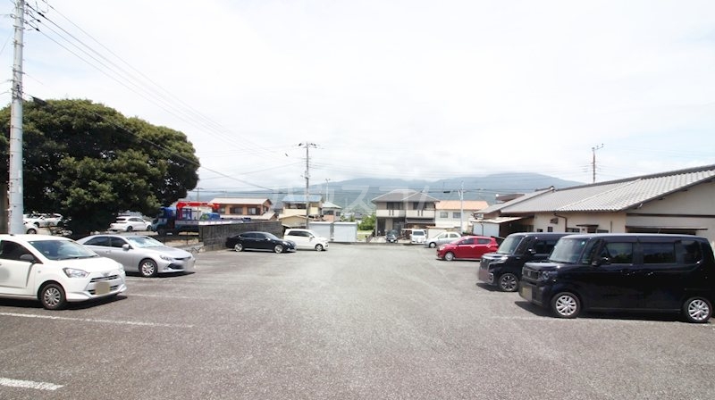 18/22 駐車場