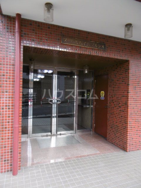 21/23 エントランス