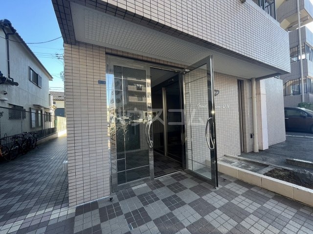 3/4 エントランス