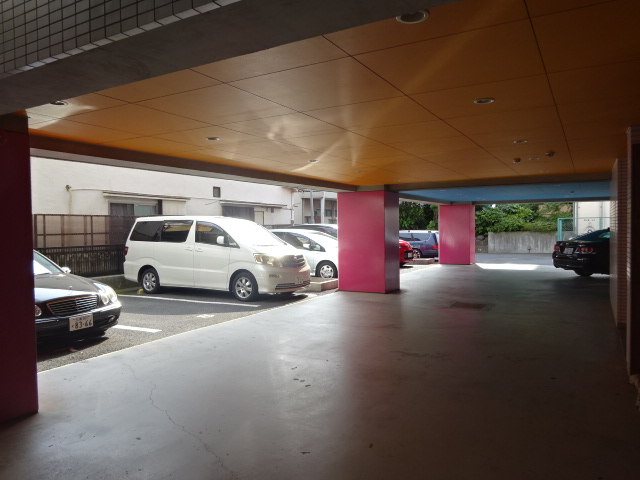 22/30 駐車場