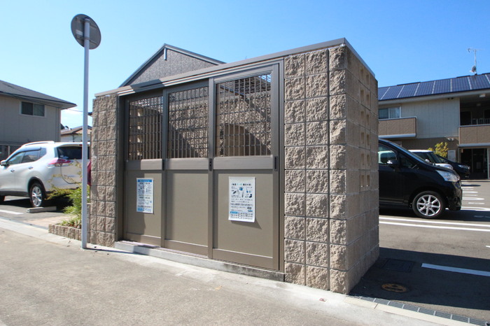 16/21 エントランス