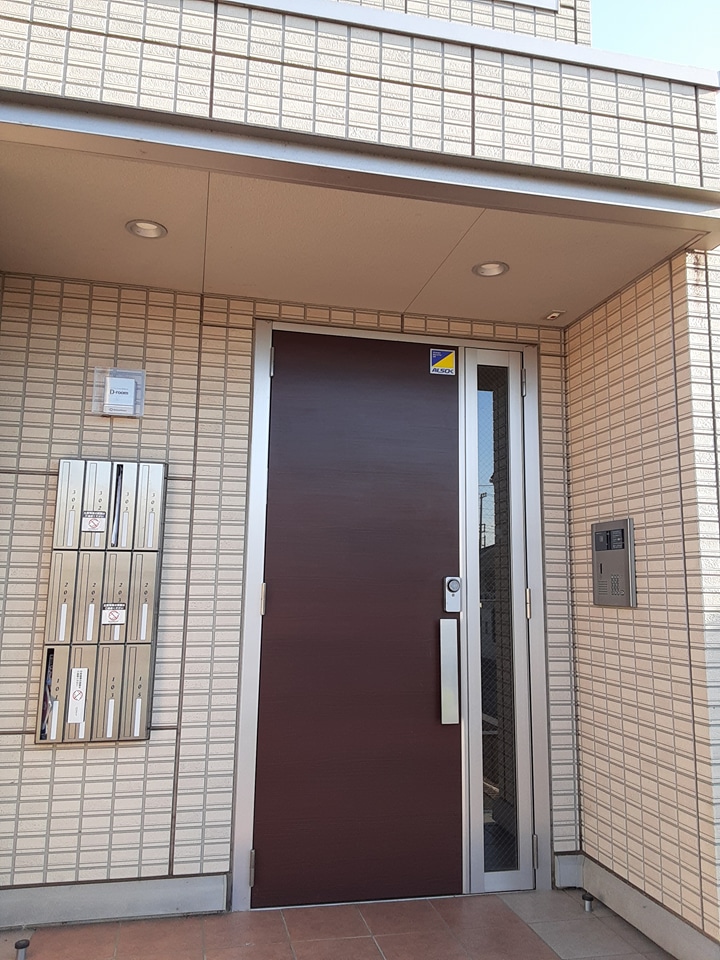 19/26 エントランス