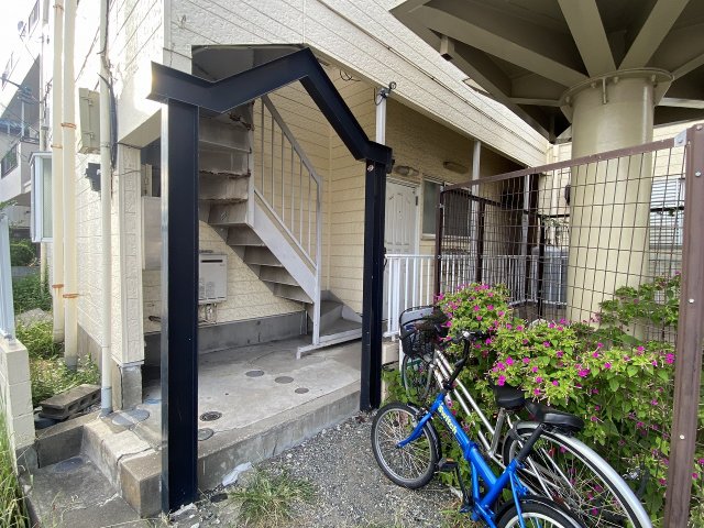 2/4 エントランス