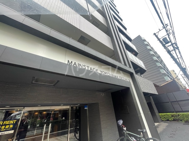 19/29 エントランス