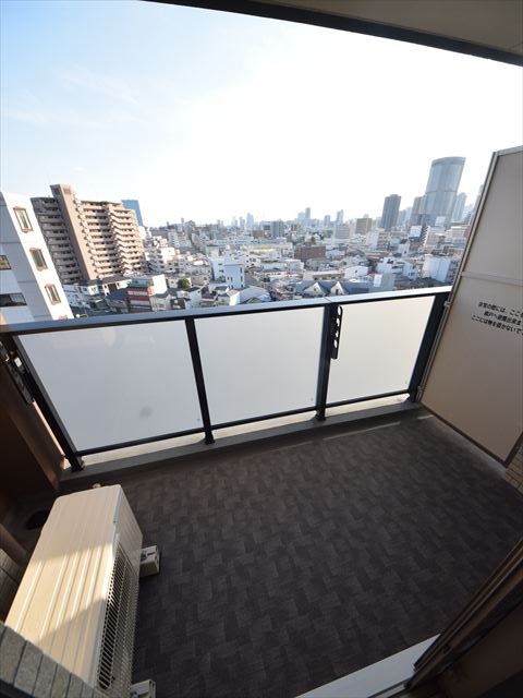 19/30 バルコニー