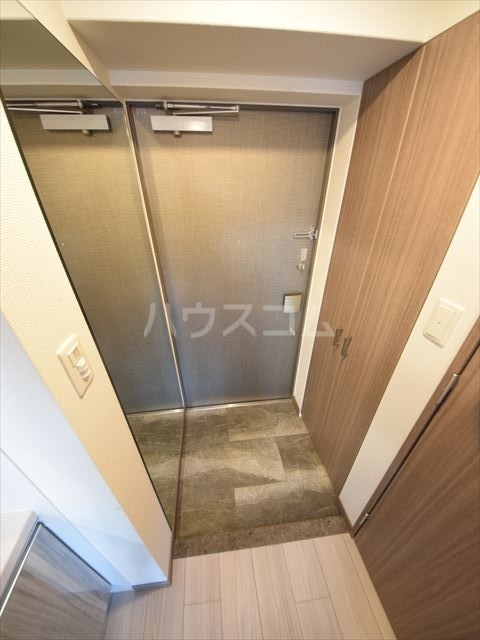 21/30 エントランス