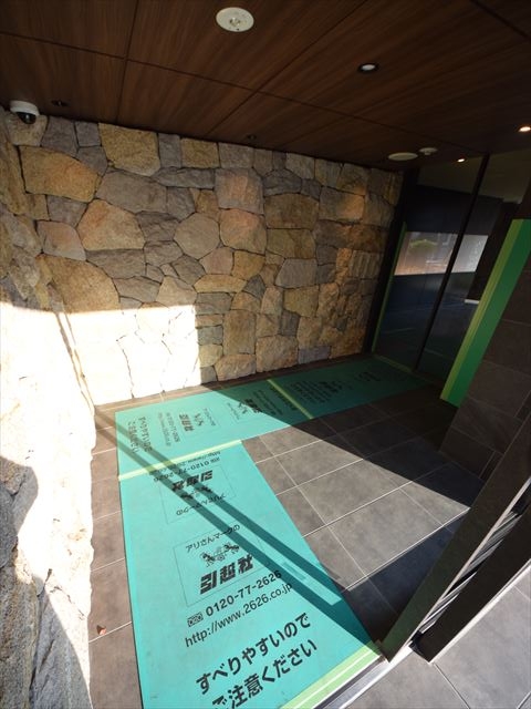 16/26 エントランス