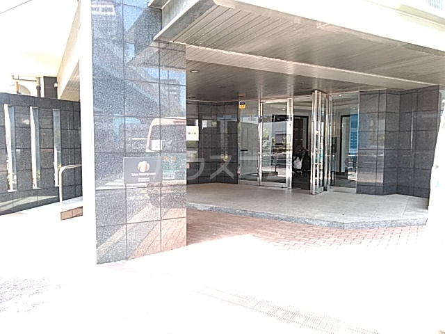 28/30 エントランス