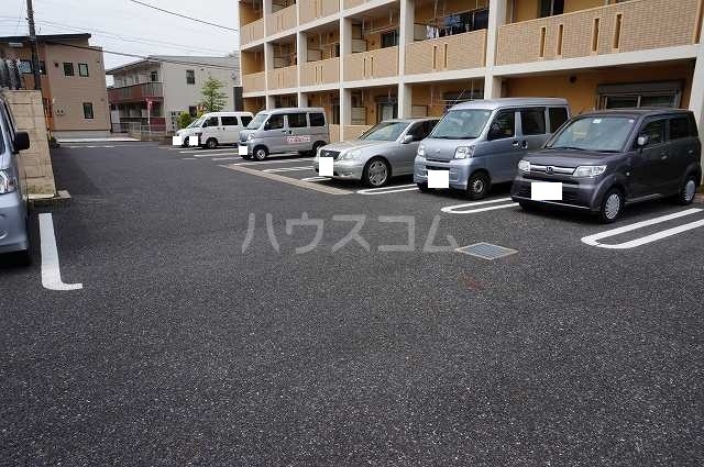 20/28 駐車場
