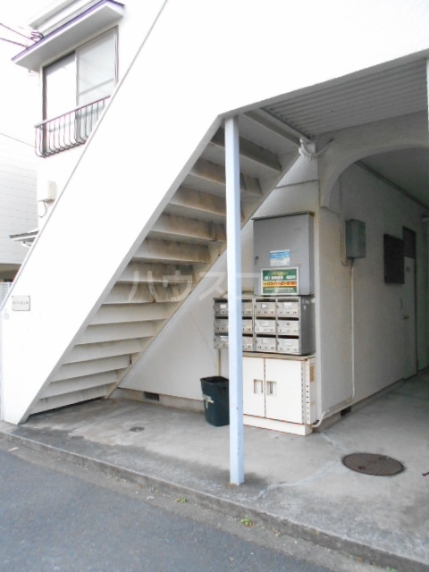 28/30 エントランス