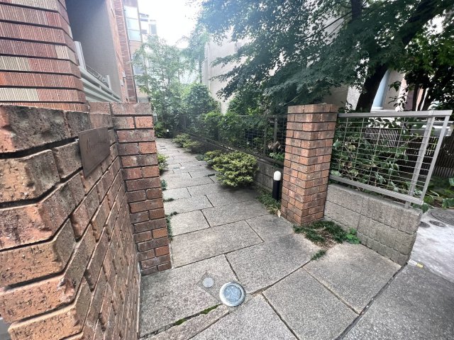 21/24 エントランス